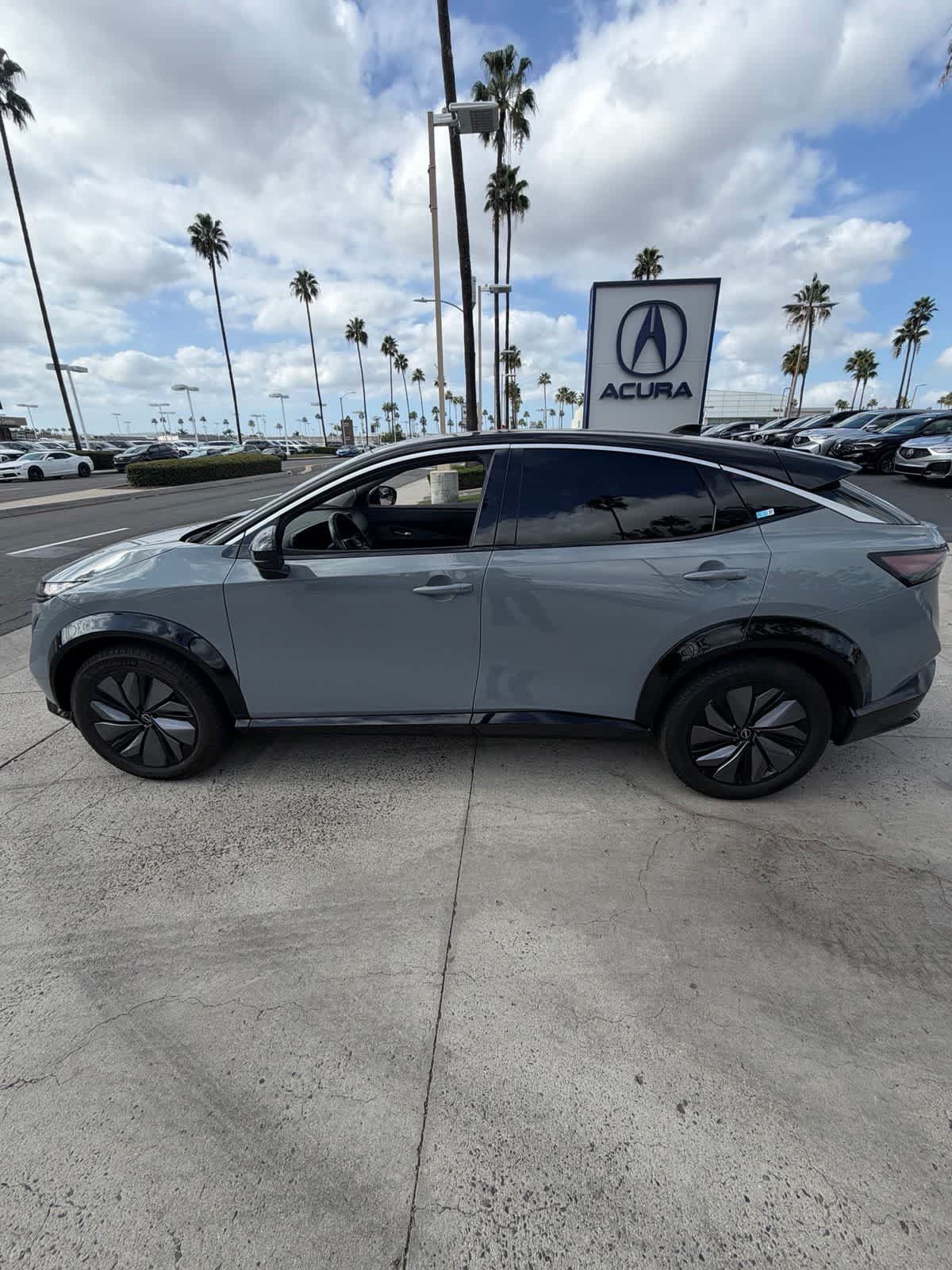 Used 2023 Nissan Ariya FWD image 8