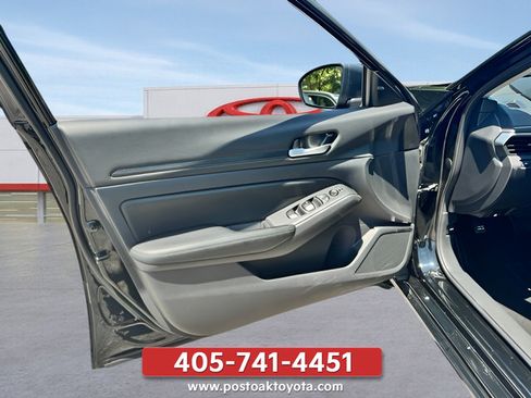 Used 2025 Nissan Altima 2.5 SV FWD image 11