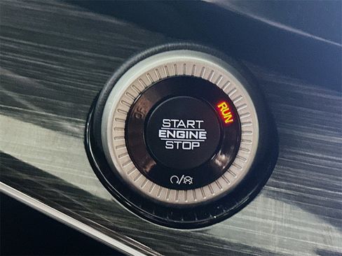 Used 2022 Jeep Wagoneer Series III w/ Flexible Seating Group image 27