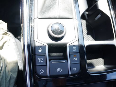 Certified 2025 Kia Sorento SX Prestige AWD/4WD image 35
