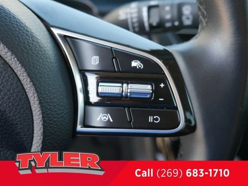 Used 2024 Kia Seltos EX AWD/4WD image 25