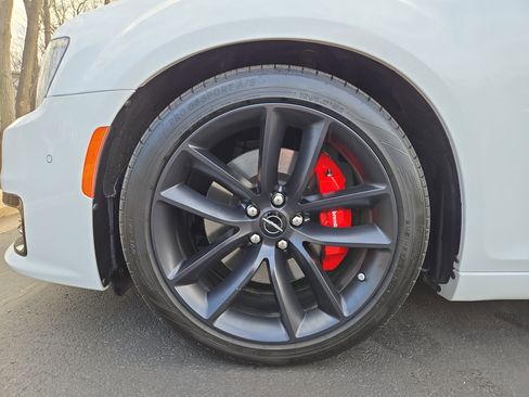 Used 2023 Chrysler 300 C image 10