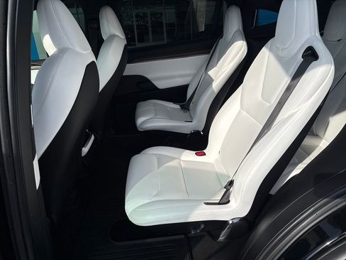 Used 2023 Tesla Model X image 28