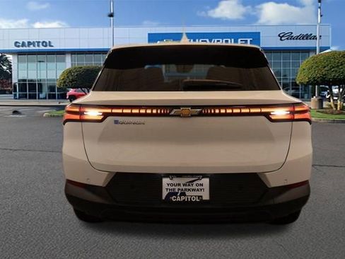 New 2026 Chevrolet Equinox EV LT image 3