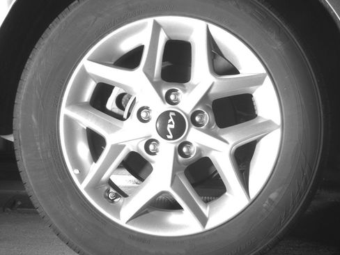 Used 2025 Kia Soul LX w/ LX Technology Package FWD image 15