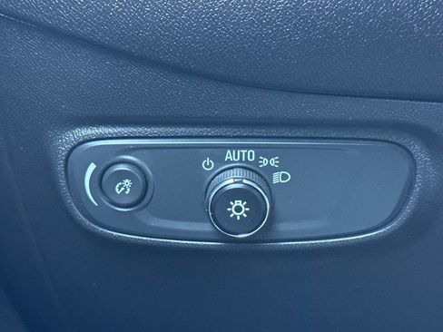 Used 2024 Chevrolet Equinox LT image 42