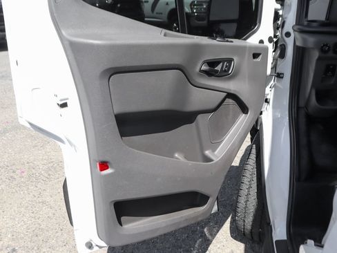 Used 2024 Ford Transit 250 148 Medium Roof RWD image 17