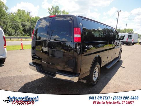 Used 2020 Chevrolet Express 3500 LT w/ LT Preferred Equipment Group RWD image 4