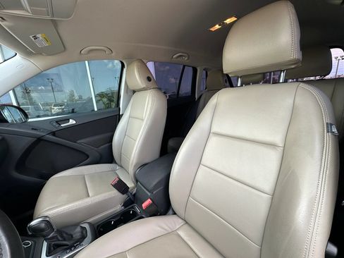 Used 2018 Volkswagen Tiguan Limited w/ Premium Package FWD image 10