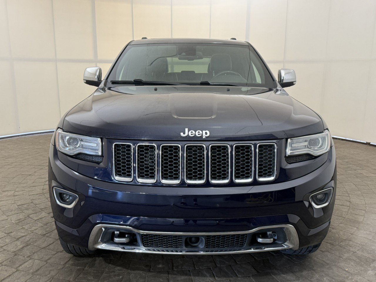 Used 2014 Jeep Grand Cherokee Overland w/ Advanced Technology Group AWD/4WD image 2