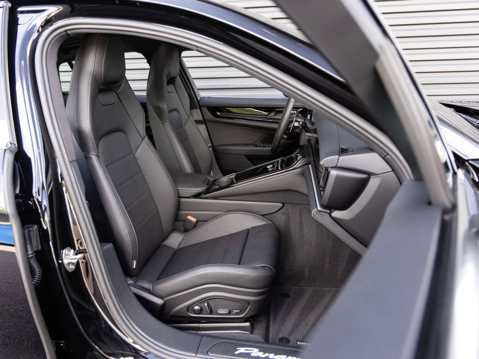 Certified 2026 Porsche Panamera RWD image 32