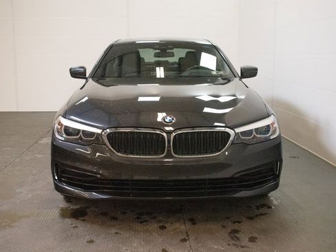 Used 2020 BMW 540i xDrive w/ Premium Package image 2