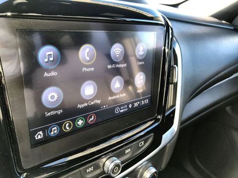 Used 2023 Chevrolet Traverse LT image 16