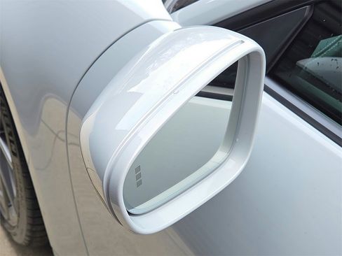 Used 2025 Porsche 911 Carrera image 26