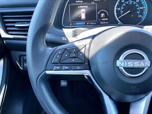 Used 2025 Nissan Leaf S FWD image 23