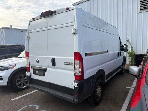 Used 2024 RAM ProMaster 2500 w/ Convenience Group FWD image 7