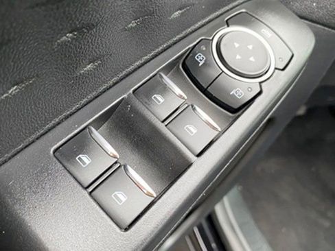 Used 2020 Ford Escape SEL image 18