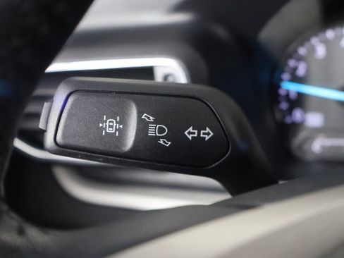 Used 2023 Ford Explorer XLT w/ Equipment Group 202A image 39