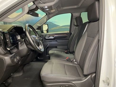 Used 2025 Chevrolet Silverado 2500 LT w/ Convenience Package image 30