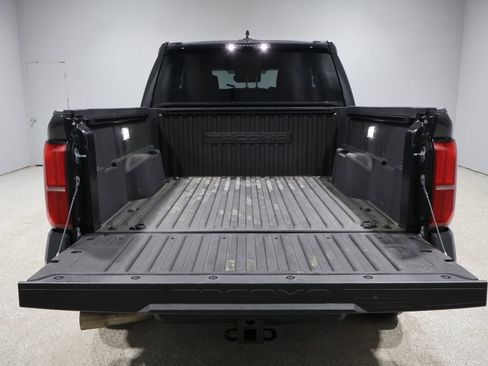 Used 2025 Toyota Tacoma TRD Off-Road image 4