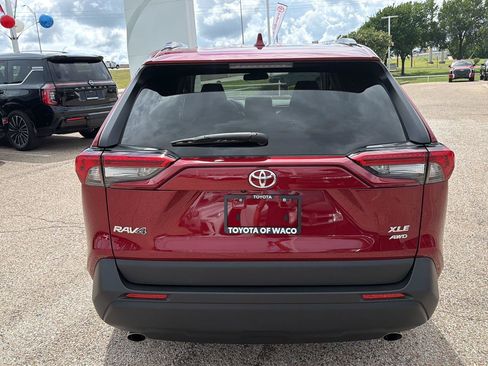 Used 2025 Toyota RAV4 XLE AWD/4WD image 4