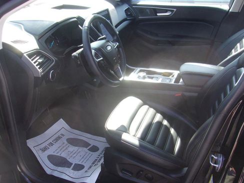 Used 2024 Ford Edge SEL w/ Convenience Package image 3