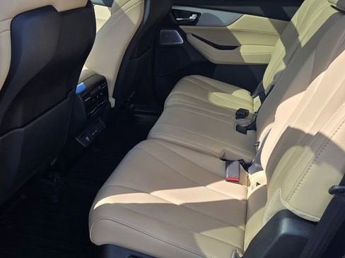 Certified 2025 Acura MDX w/ Technology Package image 11