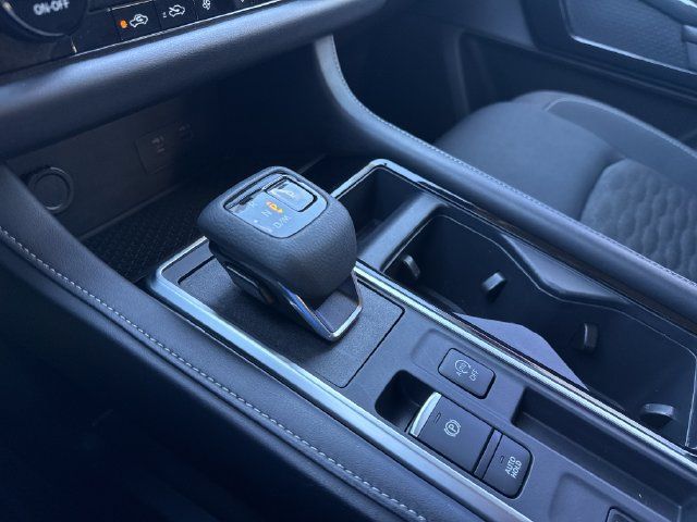Certified 2025 Nissan Pathfinder SV FWD image 25