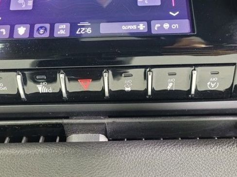 Used 2023 Jeep Grand Cherokee Laredo w/ Luxury Tech Group I image 26