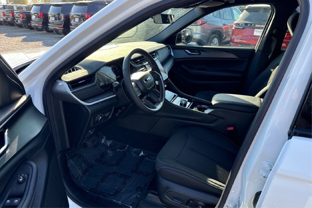 New 2027 Jeep Grand Cherokee Laredo X AWD/4WD image 9
