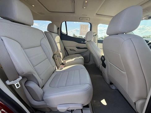 Used 2021 GMC Acadia Denali w/ Denali Technology Package FWD image 34