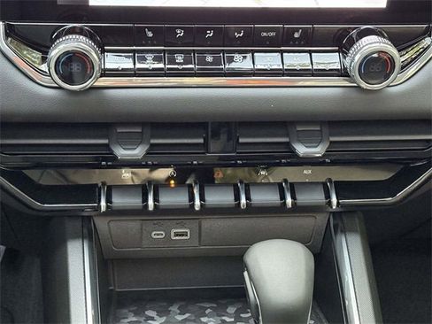 New 2026 GMC Canyon Elevation w/ Convenience Package image 14