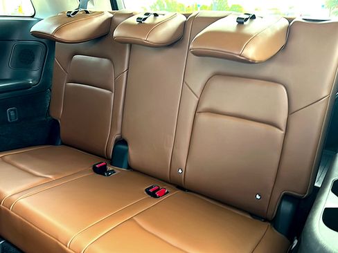 Used 2024 Nissan Pathfinder Platinum FWD image 21