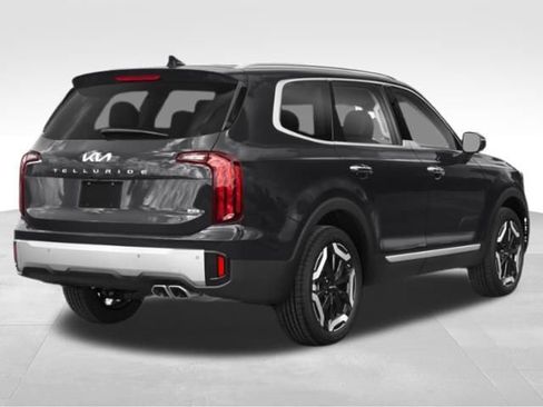 Used 2023 Kia Telluride S image 2