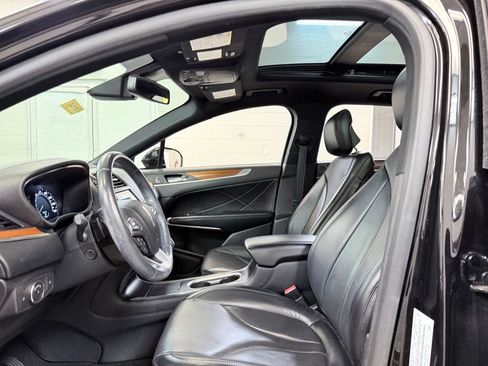 Used 2019 Lincoln MKC Reserve w/ MKC Climate Package FWD image 12