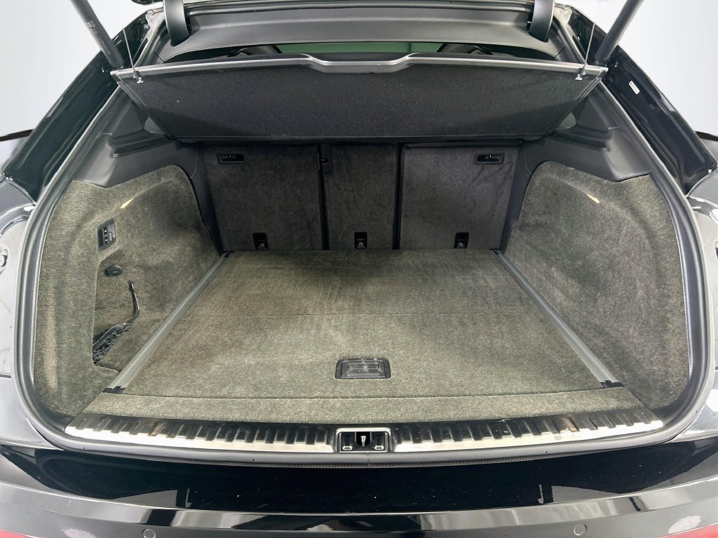 Certified 2022 Bentley Bentayga AWD/4WD image 27