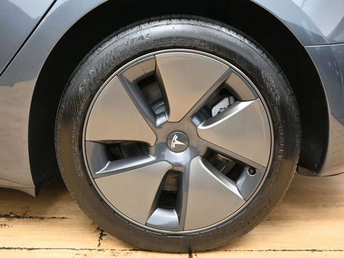 Used 2023 Tesla Model 3 Standard Range image 13