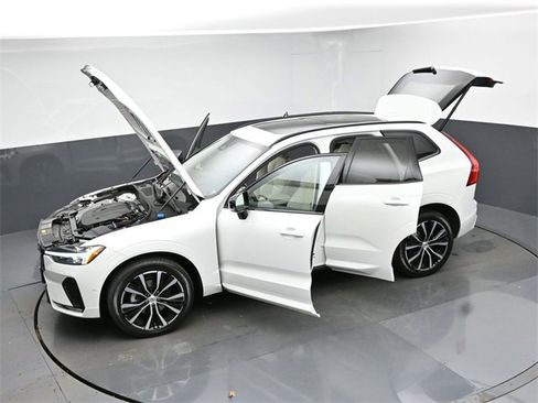 Used 2023 Volvo XC60 B5 Plus w/ Climate Package image 44