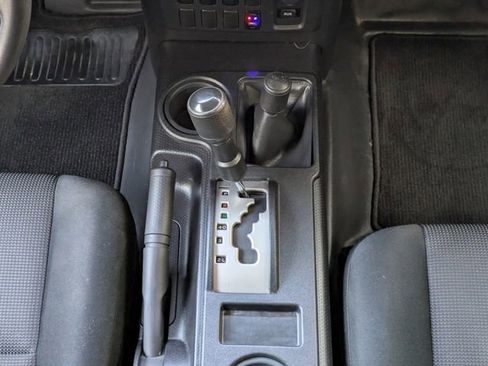 Used 2010 Toyota FJ Cruiser 4WD image 19