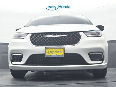 Used 2025 Chrysler Pacifica Select FWD image 28