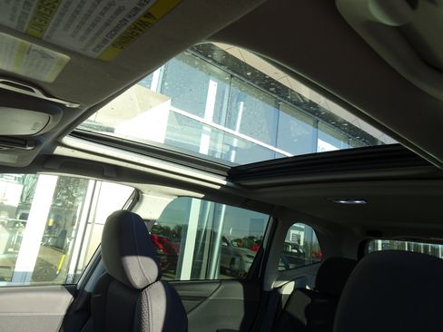 Used 2022 Subaru Forester Premium w/ Popular Package #2 image 12