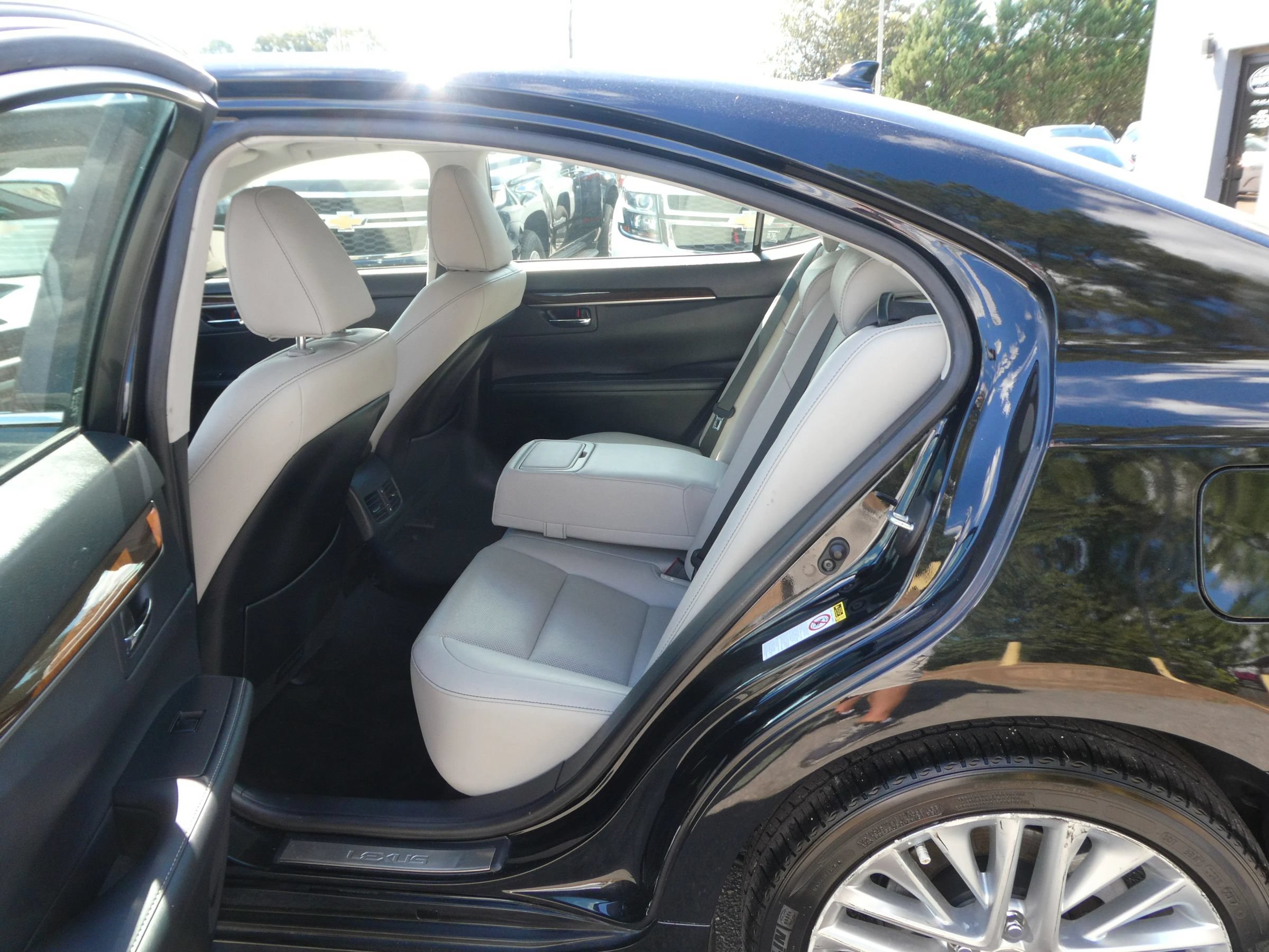Used 2013 Lexus ES 350 w/ Luxury Pkg FWD image 31