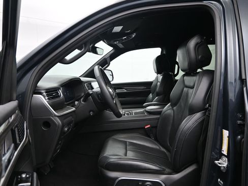 Used 2022 Jeep Wagoneer Series III image 27