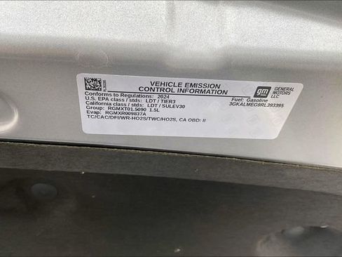 Used 2024 GMC Terrain SLE w/ Driver Convenience Package FWD image 30