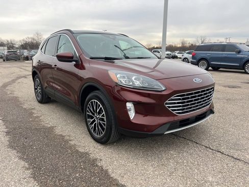 Certified 2021 Ford Escape Titanium w/ Titanium Premium Package image 3