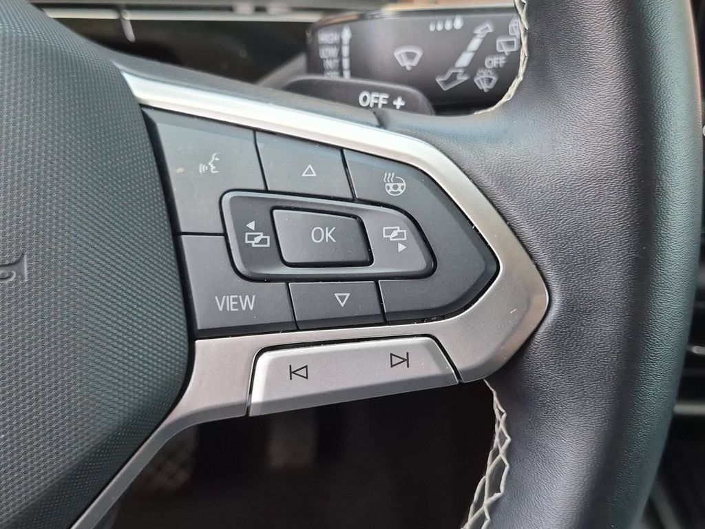 Used 2025 Volkswagen Atlas SE FWD image 22
