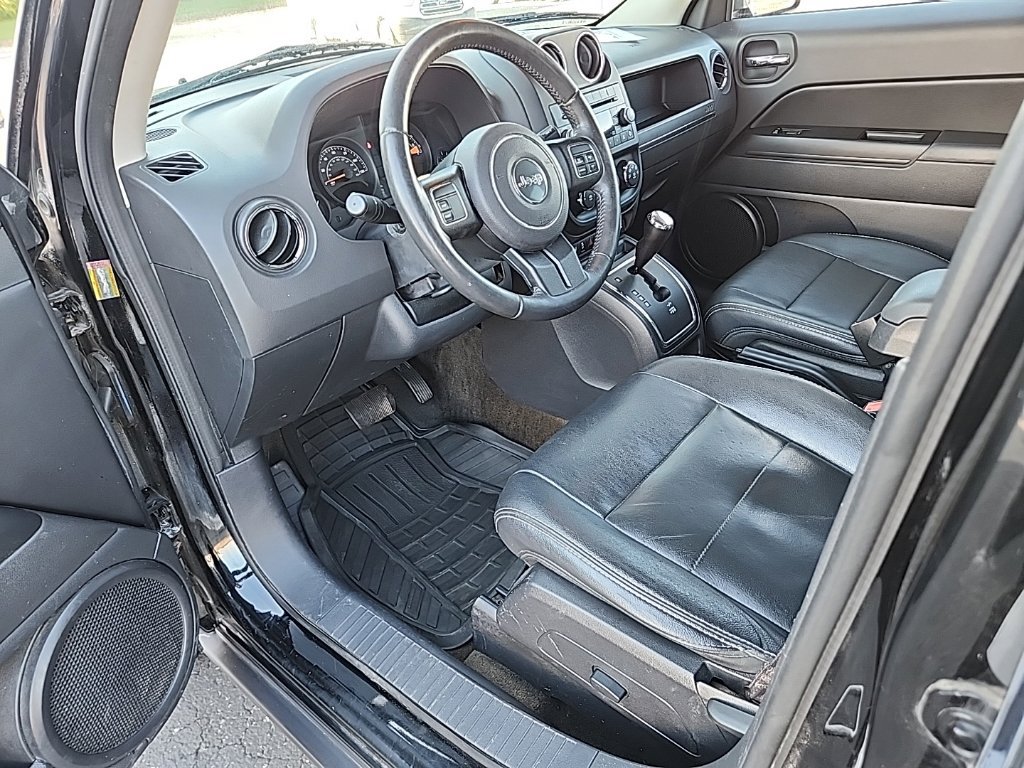 Used 2016 Jeep Patriot High Altitude AWD/4WD image 23