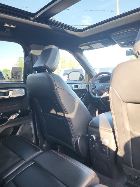 Used 2023 Ford Explorer ST-Line w/ Class IV Trailer Tow Package AWD/4WD image 23