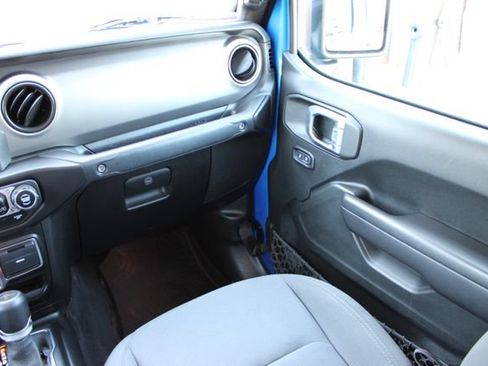 Used 2021 Jeep Gladiator Sport AWD/4WD image 43