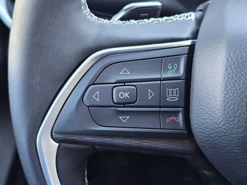 New 2025 Jeep Grand Cherokee L Altitude image 17